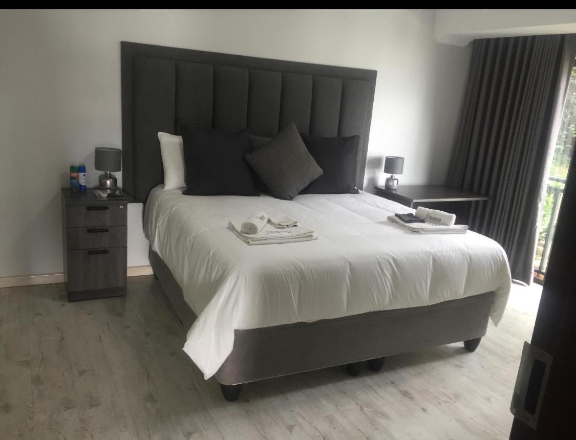 Kosmos Lodge Hartbeespoort Eksteriør bilde