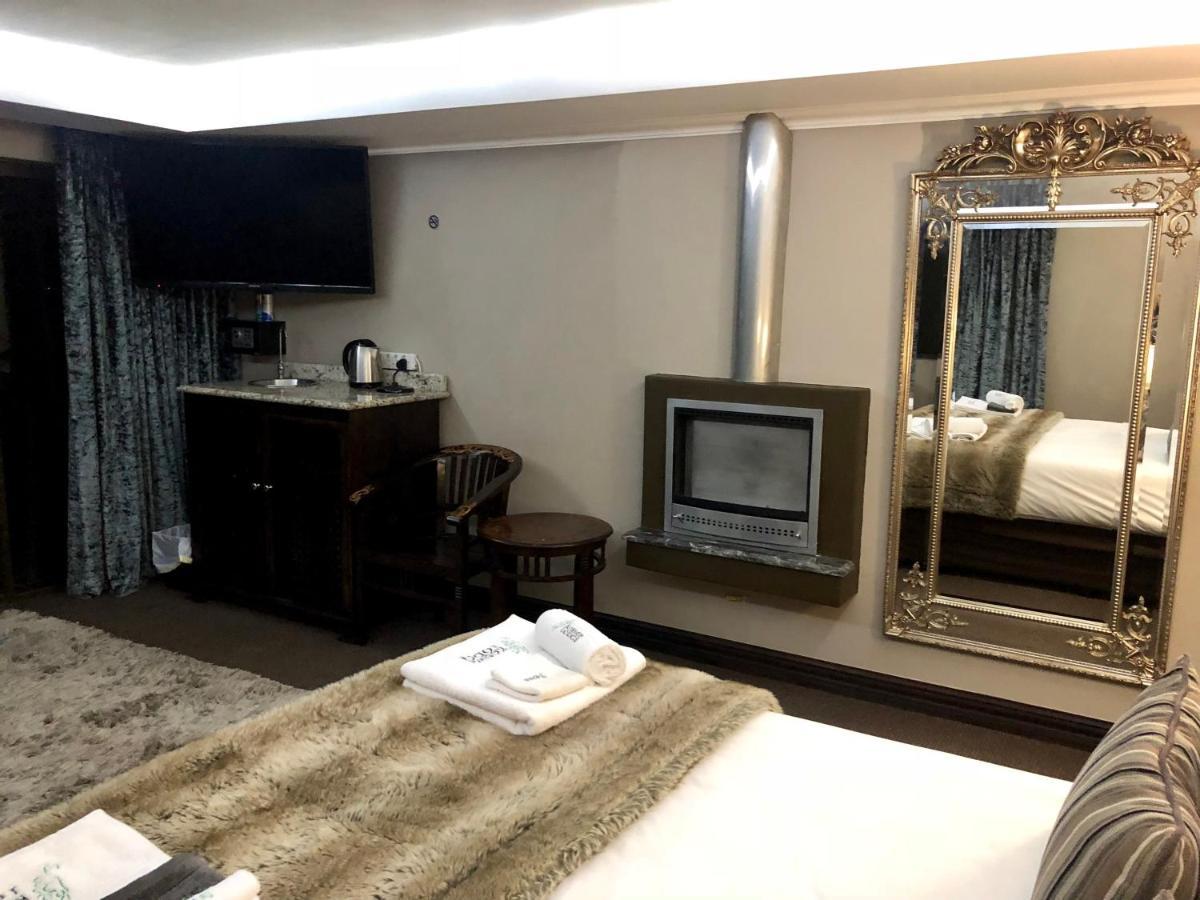 Kosmos Lodge Hartbeespoort Eksteriør bilde