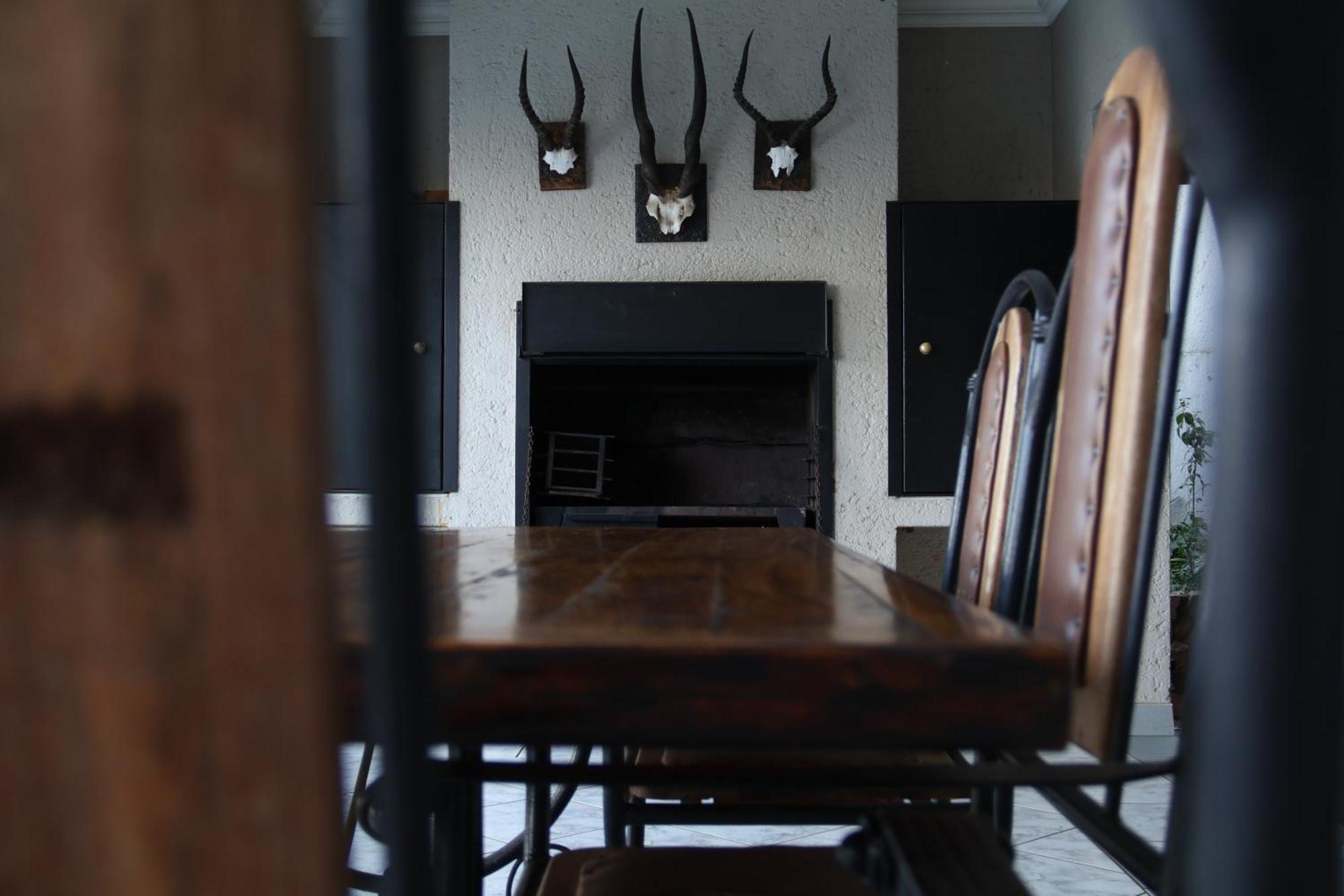 Kosmos Lodge Hartbeespoort Eksteriør bilde