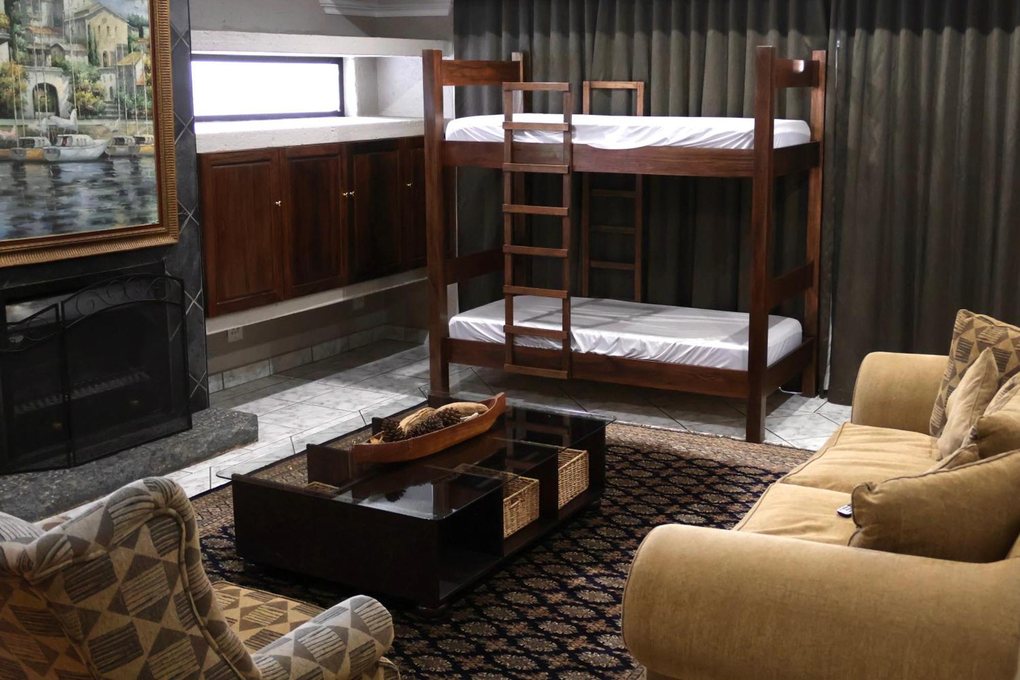 Kosmos Lodge Hartbeespoort Eksteriør bilde