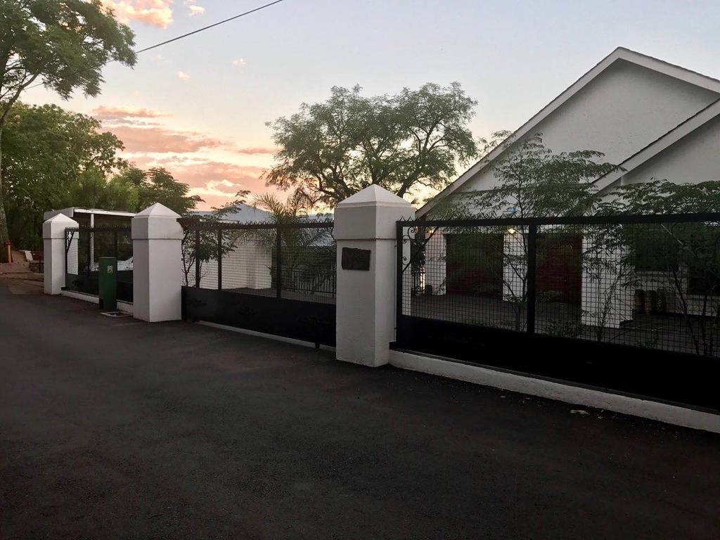 Kosmos Lodge Hartbeespoort Eksteriør bilde