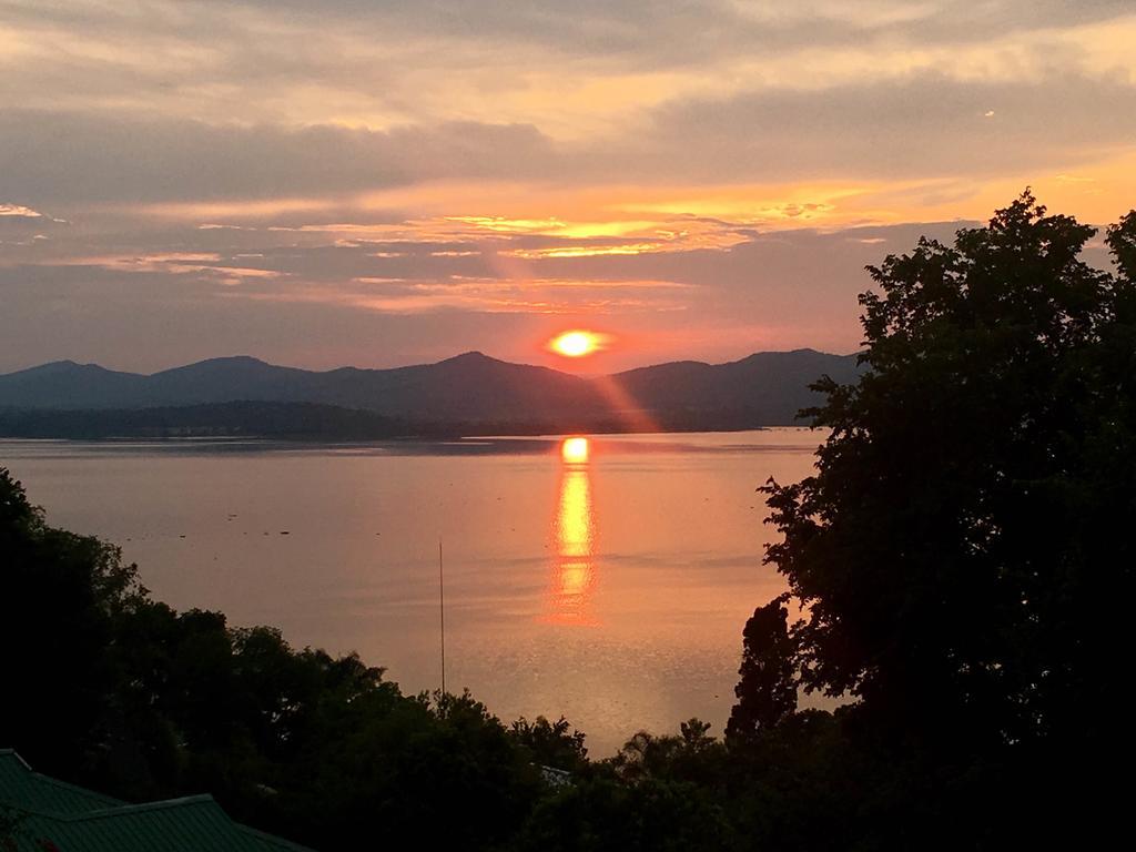 Kosmos Lodge Hartbeespoort Eksteriør bilde